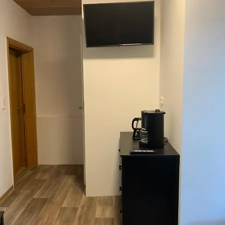 Monteurzimmer Ahnetal Zweibettzimmer Einzelzimmer Mit Eigenem Bad Rum i privatbostad Dornberg (Kassel)