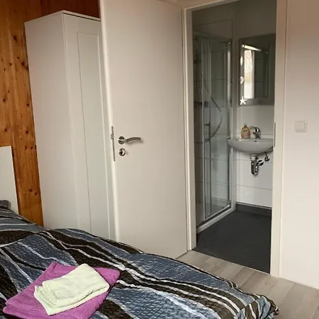 Quarto em Acomodações Particulares Monteurzimmer Ahnetal Zweibettzimmer Einzelzimmer Mit Eigenem Bad *